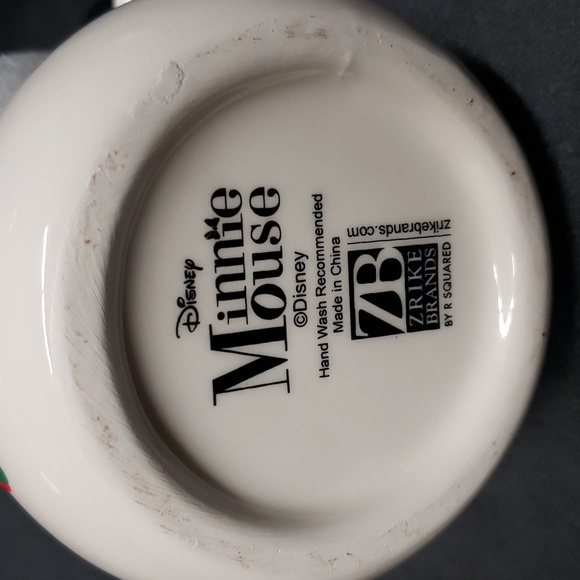 Disney Zrike Minnie Mouse Lidded Holiday Mug - Picture 4 of 4